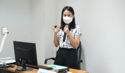ภาพกิจกรรมการอบรมหลักสูตรการทำขนมเค้กเมนูยอดฮิตเพื่อการค้า (สตรอเบอรี่ช็อตเค้ก ช็อคโกแลตมูสเค้ก ทีรามิสุ บลูเบอรี่ชีสพาย และคัสตาร์ดเค้ก)
