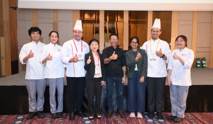 สาธิตการปรุงอาหารไทยจากผลิตภัณฑ์ถั่วเหลือง เมนู “แกงคั่วส้มโปรตีนเกษตรใส่สละ” ภายในงาน Asia Soy Excellence and Food Summit 2024