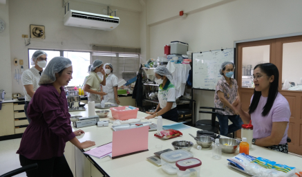 ภาพกิจกรรมการอบรมหลักสูตรฝึกอบรม "การผลิตน้ำนมข้าวโพดและน้ำนมถั่วเหลืองเพื่อยืดอายุการเก็บรักษา"