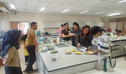 กิจกรรม ฝึกอบรมเชิงปฏิบัติการเรื่อง “สาธิตและปฏิบัติการการประกอบอาหารไทย (อาหารคาวและอาหารหวาน)”