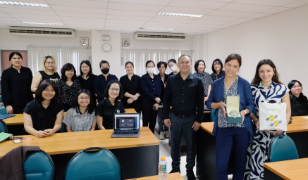 การบรรยายพิเศษ เรื่อง “การพัฒนาแนวคิดการใช้ประโยชน์จากกากถั่วเหลือง” ประจำปี 2566–2568 ซึ่งเป็นความร่วมมือวิจัยร่วมกับ Institute for Ecopreneurship, School of Life Sciences, University of Applied Sciences and Arts Northwestern Switzerland (FHNW)